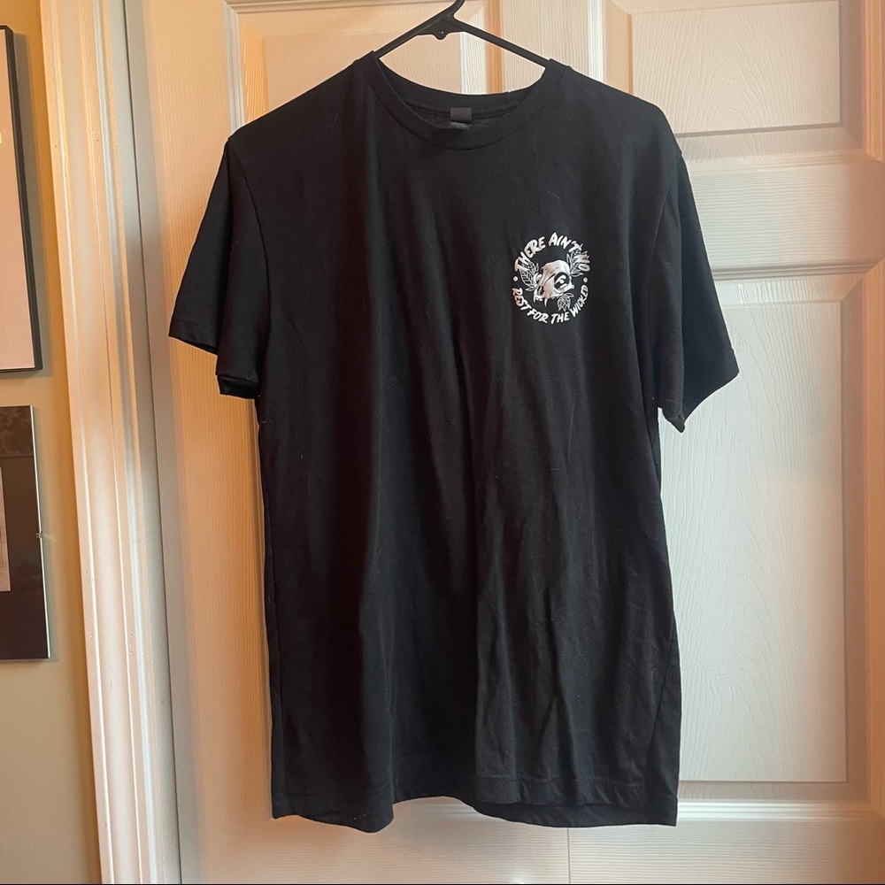 There aint no rest for the wicked mens shirt large